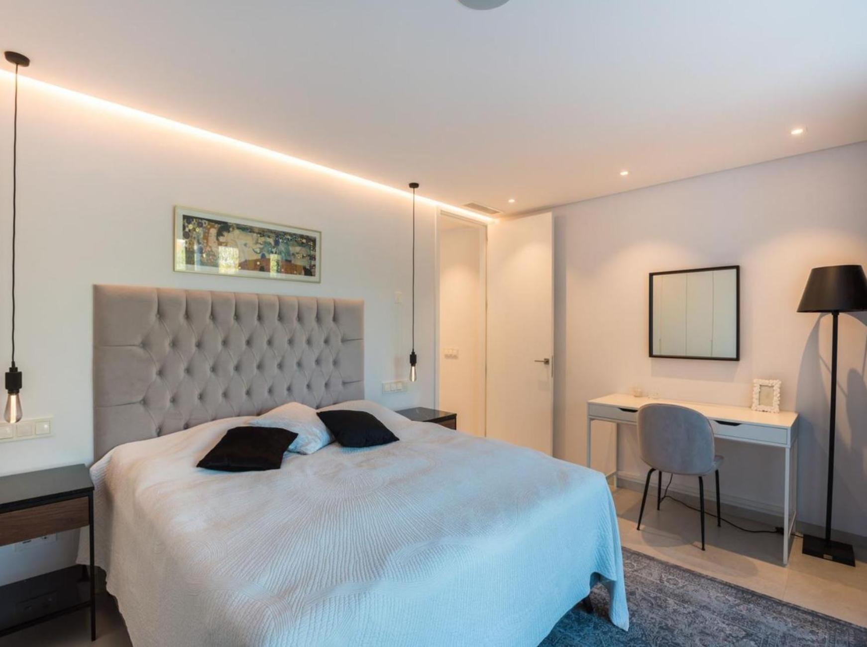 Gironella Apartment